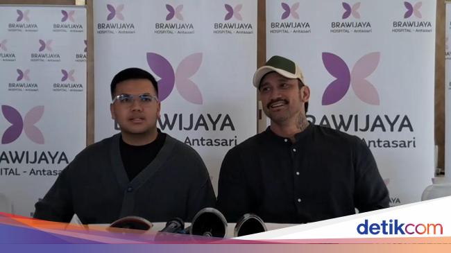 Jadi Kakek, Tora Sudiro Siapkan Meja DJ dan Baju Band untuk Cucu Pertama