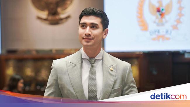Verrell Bramasta Pantang Leha-leha 7 Bulan Duduk di Kursi DPR