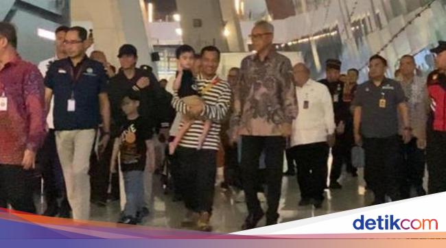 11 WNI Gelombang Pertama yang Dievakuasi dari Iran Tiba di Bandara Soetta