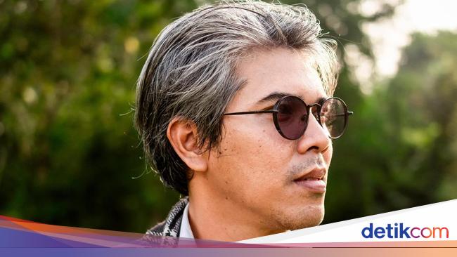 Bagus Inja Bawa Suara Musik Phil Collins Dari Pesisir Merak ke Industri