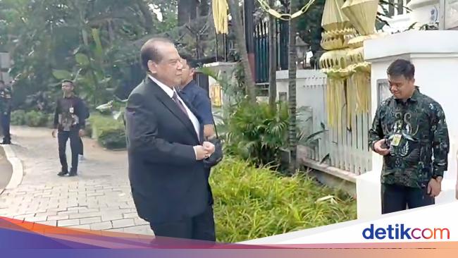 Chairul Tanjung Bersama Istri Hadiri Pernikahan Anak Pramono