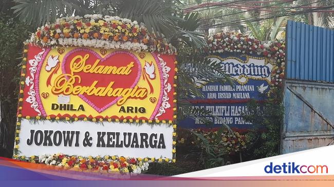 Jokowi Kirim Karangan Bunga Ucapan Selamat di Pernikahan Anak Pramono