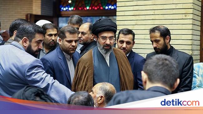 Iran Jelang Kekuasaan Dinasti Khamenei?