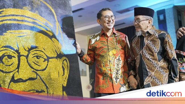 Hari Sastra Indonesia Ke-12, Kemenbud Luncurkan Buku 90 Tahun Taufiq Ismail