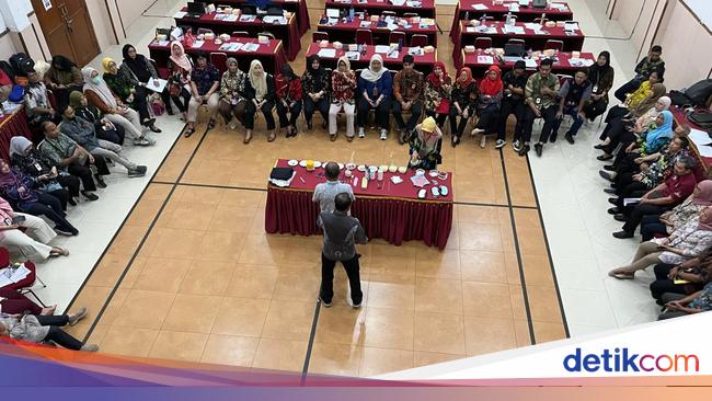 Kemensos Latih Pendamping Sosial Kuasai Braille hingga Mobilitas Difabel