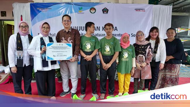 Kemensos Salurkan Bantuan ATENSI untuk Penyandang Disabilitas di Blitar