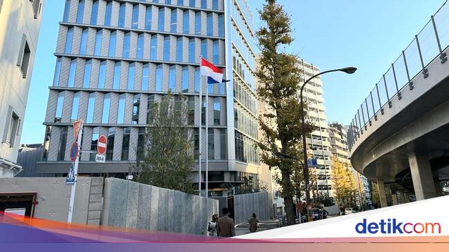 Viral WNI Bentangkan Spanduk di Jembatan Tokyo, KBRI Ungkap PSHT Minta Maaf