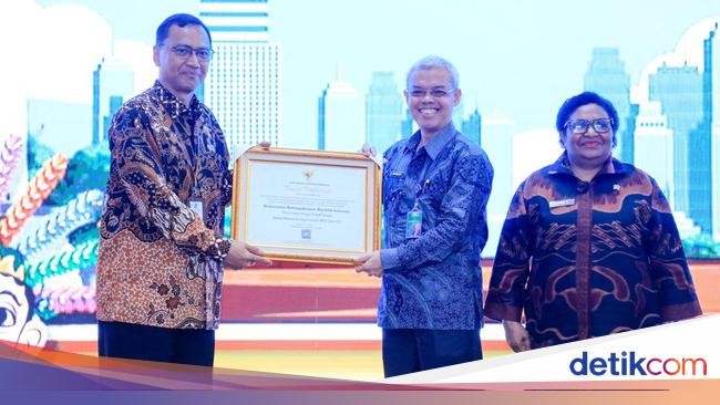 Kemnaker Dapat Penghargaan Simpul Jaringan Terbaik Nasional 2025 dari ANRI