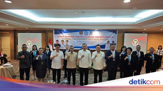 Cegah Penyebaran Paham Radikalisme, BNPT Kukuhkan Pengurus FKPT Manado