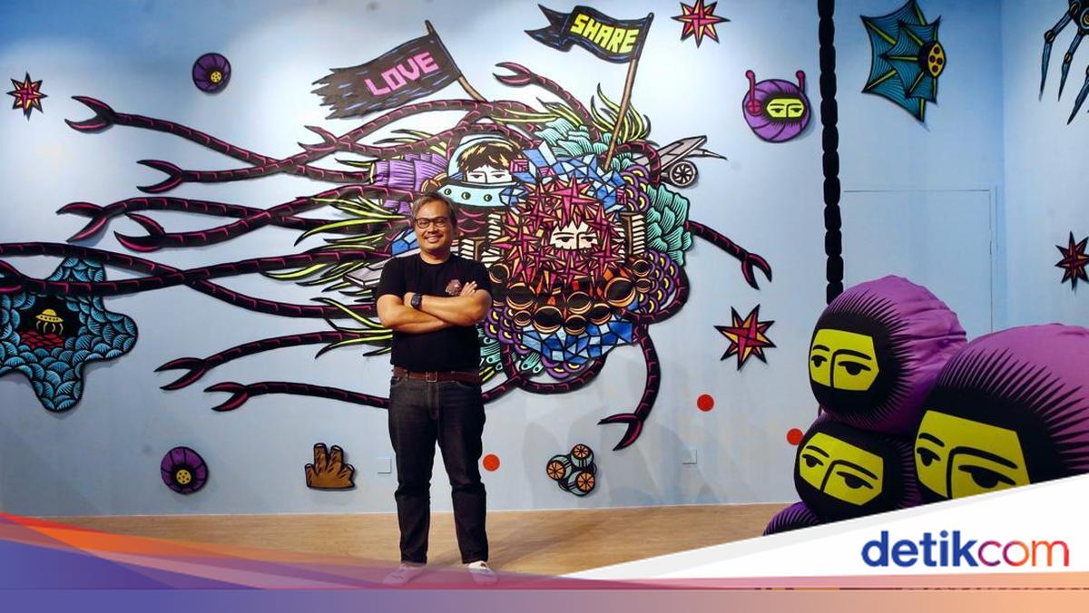 Menikmati Karya Instalasi Eko Nugroho Mejeng di KiN Space SCBD Jakarta