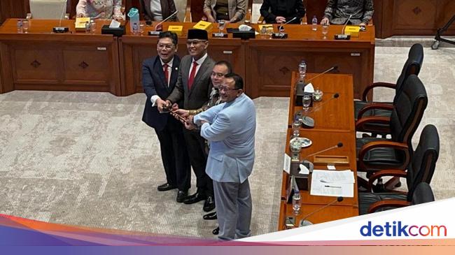 Dasco Pimpin Penetapan Pimpinan Komisi I DPR F-PKS: Sukamta Gantikan Aher