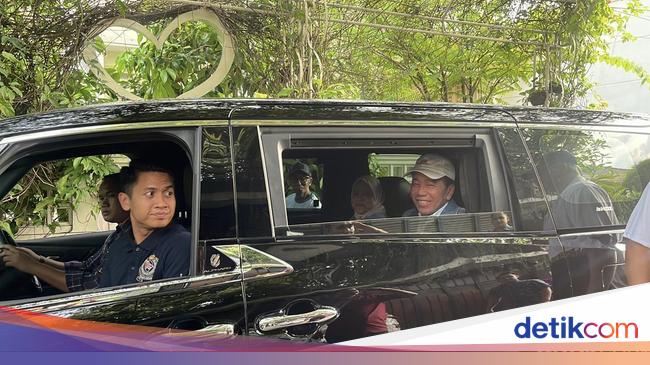 Jokowi soal Tak Daftar Caketum PSI: Lebih Baik yang Muda Saja