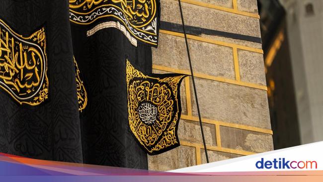 5 Fakta tentang Kain Kiswah Ka'bah 2025 dan Tradisi Penggantiannya