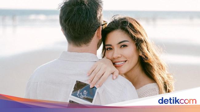 Selamat! Aline Adita Hamil Usai 7 Tahun Nikah