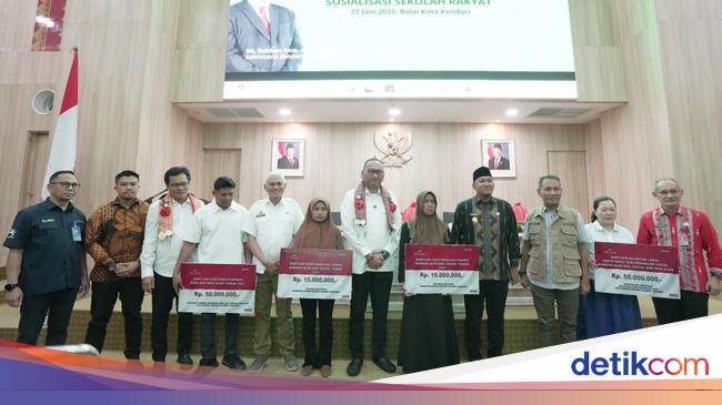 Kemensos Santuni Keluarga Korban Penembakan KKB &amp; Kebakaran di Kendari