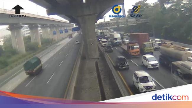 Long Weekend, Tol Cikampek dan Tol Jagorawi Padat di Sejumlah Titik