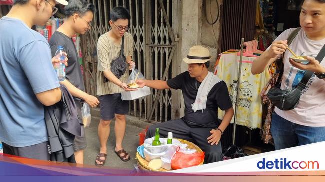 Long Weekend, Warga Berburu Kuliner Viral Sambil Nostalgia di Glodok