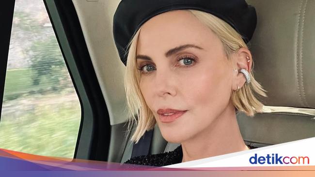 Saat Bintang 'Old Guard' Charlize Theron Liburan