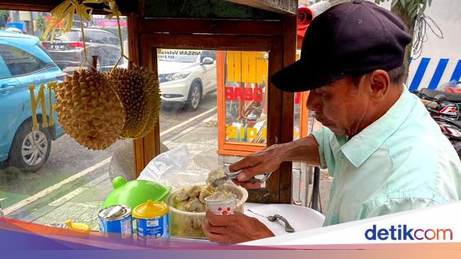 Legit Harum Es Durian Pak Bambang di Bandung, Dulunya Hanya 100 Perak