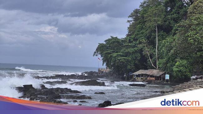 Misteri Kapal-kapal Aneh di Palabuhanratu