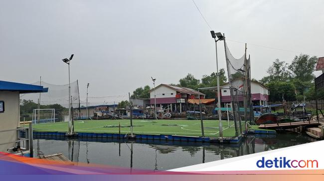 Lapangan Futsal Apung di Muara Angke Jadi Ruang Publik Baru bagi Warga