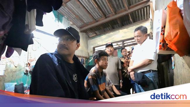 Mensos Kunjungi Rumah Orang Tua Calon Siswa Sekolah Rakyat di Cipayung
