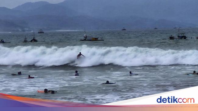 Dulu Sarang Ular, Sekarang Surga Surfing di Sukabumi