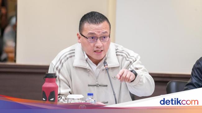 Kenneth DPRD DKI Minta Gubernur Pramono Buat Aturan Tegas &amp; Ketat Soal Truk ODOL