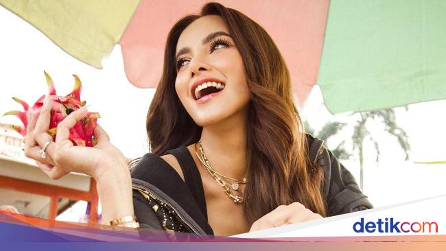 Olla Ramlan Berlinang Air Mata Ungkap Hal yang Dirindukan