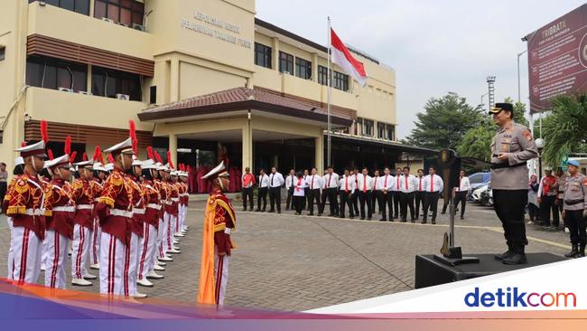 Polres Priok Sambut Hari Bhayangkara Ke-79 dengan Atraksi Pasukan Pocil