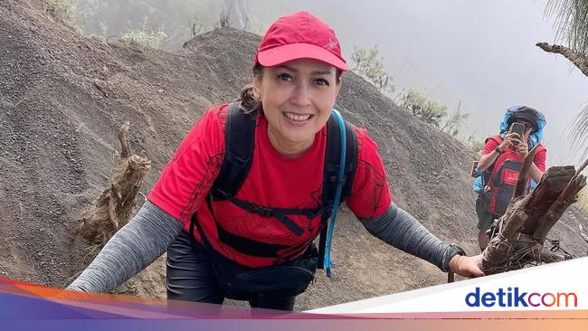 Ira Wibowo Makin Aktif di Usia 57 Tahun, Naik Gunung hingga Balet Semua Dilibas