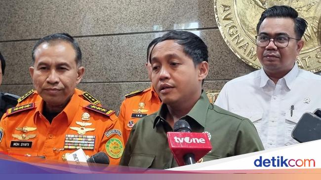 Menhut-Kabasarnas Evaluasi Keamanan Rinjani Usai WN Brasil Tewas Terjatuh