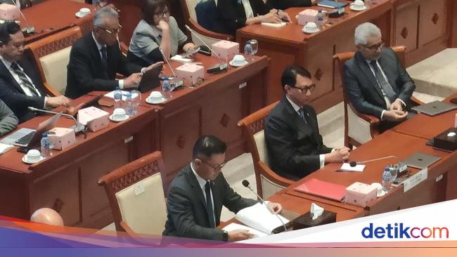 Menlu ke Anggota DPR: Tak Mudah Cari Dubes Sekelas Pak Havas dan Tata