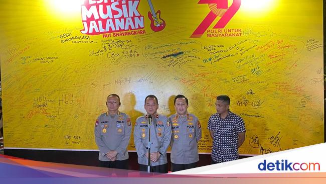 Polri Gandeng Puluhan Musisi Jalanan Hibur Masyarakat di HUT Bhayangkara