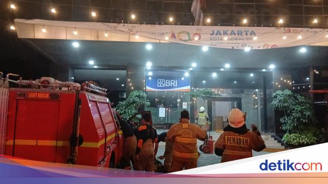 Ruang Aspri di Gedung YPPSDP Jakpus Kebakaran, Sempat Terjadi Ledakan