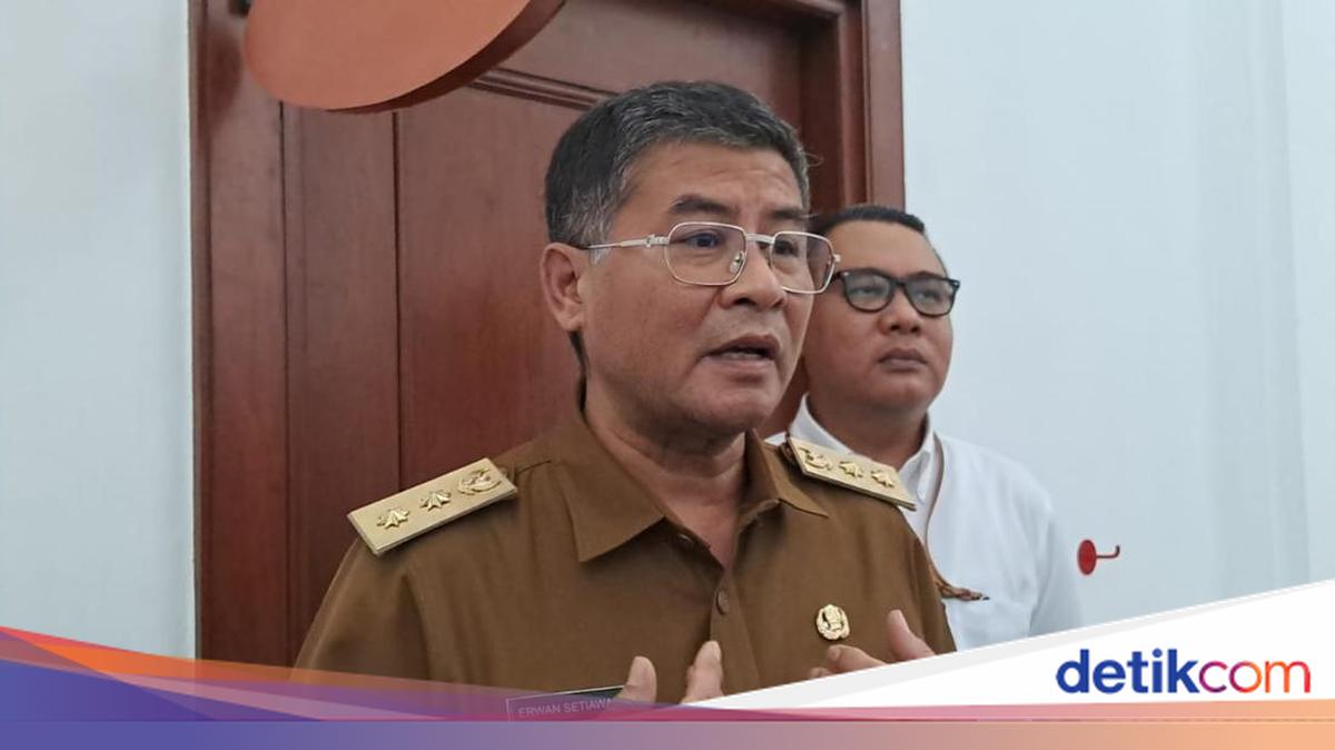 Wagub Jabar Erwan Setiawan Imbau Bobotoh Tak Lakukan Sweeping Pelat B Jika Persib Juara, Fokus Syukuri Gelar