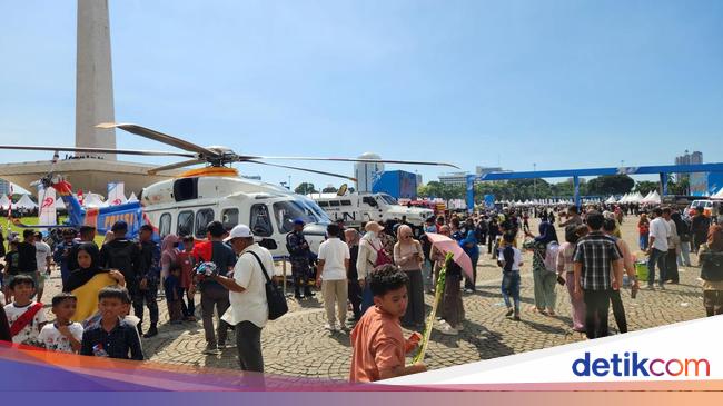 Hari Bhayangkara ke-79 di Monas, Rantis-Helikopter Polri Jadi Rebutan Foto