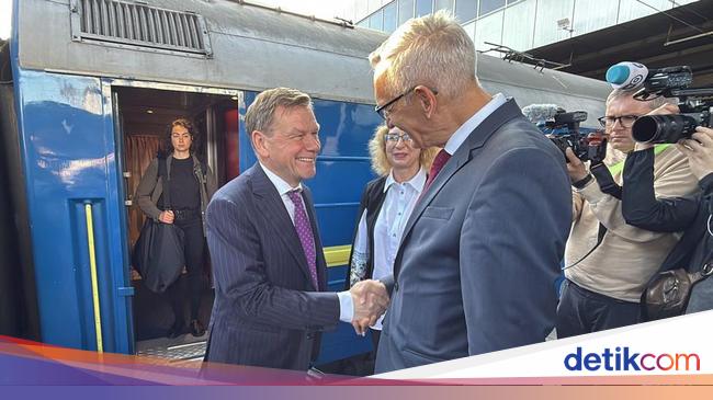 Menlu Jerman Ingin Lebih Banyak Industri Patungan Bikin Senjata di Ukraina