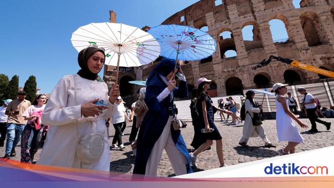 'Neraka Bocor' di Roma, Wisatawan Kewalahan