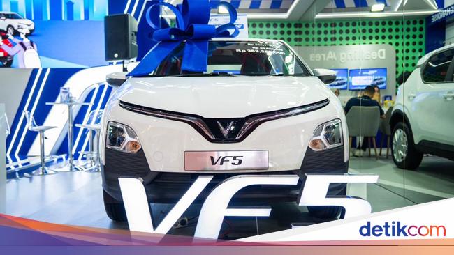 Ratusan Gen Z Ikut Kompetisi 'My VF 5 Moment'