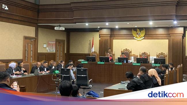 Tom Lembong Cerita Momen Jadi Tersangka: Boleh Dibilang Kaget Nggak Kaget