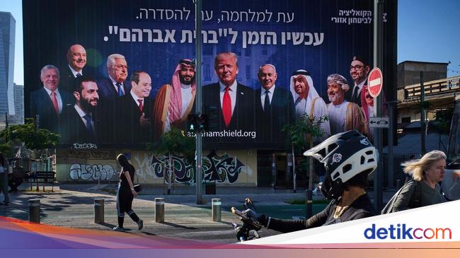 Trump Resmi Cabut Sanksi Suriah, Israel Isyaratkan Normalisasi