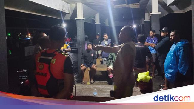 Longboat Angkut 7 Mahasiswa KKN UGM Terbalik di Maluku, 1 Orang Tewas