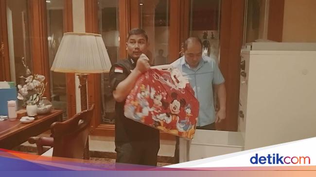 Disita Jaksa, Gepokan Rp 2 M Kasus Sritex Dibungkus Plastik Mickey Mouse