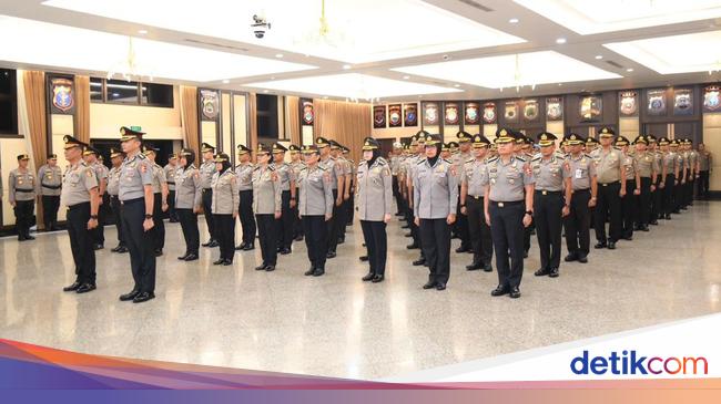 Kapolri Naikkan Pangkat 3 Irjen Auditor-Dosen dan 87 Pamen