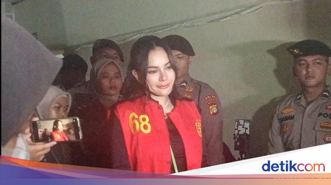 Nikita Mirzani Emosional hingga Jatuh Air Mata Dengar Kesaksian Anak