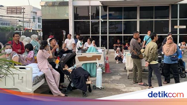 Ruang Farmasi di RS Hermina Jatinegara Terbakar, Puluhan Pasien Dievakuasi