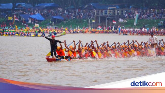 Tarian Bocah di Atas Sampan Pacu Jalur Viral, Pemprov Riau Ikut Senang