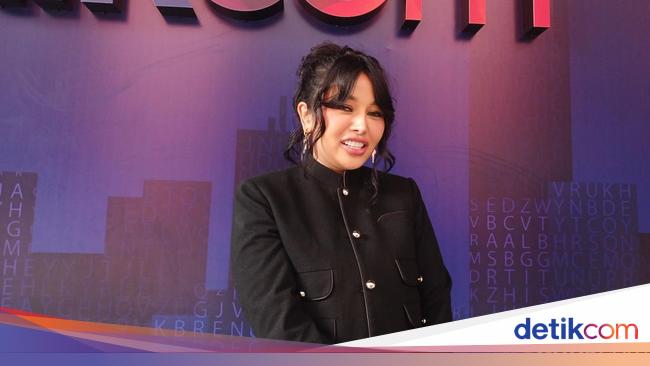 Mutia Ayu Rindukan Glenn Fredly