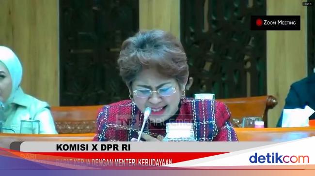 Air Mata Legislator Perempuan Bela Korban Kekerasan Seksual 98